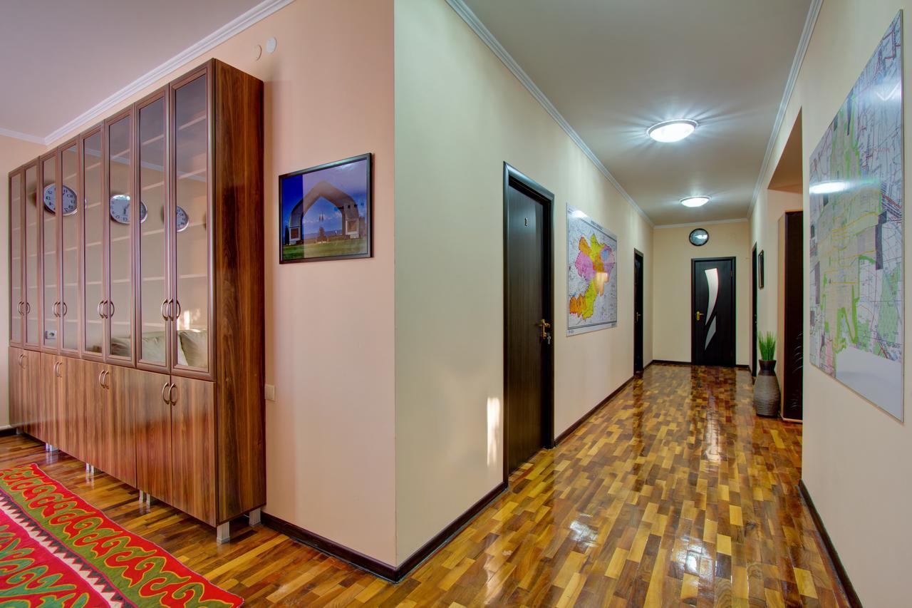 Centre Hostel 比什凯克 外观 照片