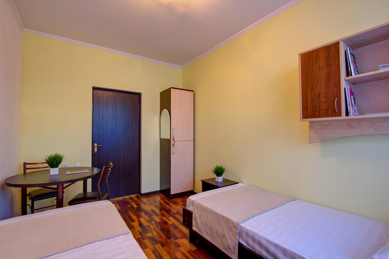 Centre Hostel 比什凯克 外观 照片