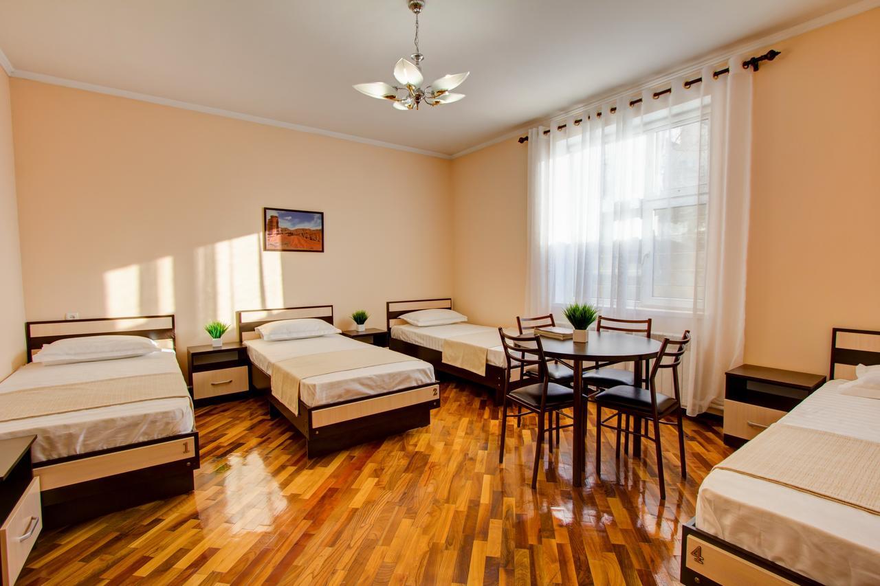 Centre Hostel 比什凯克 外观 照片